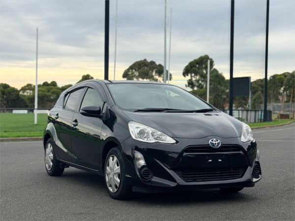 2015 Toyota Aqua Hatchback NHP10 S image