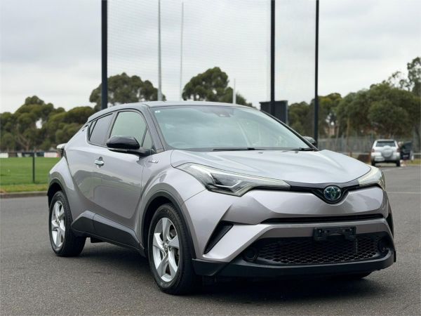 2018 Toyota C-HR SUV ZYX10 S LED edition image