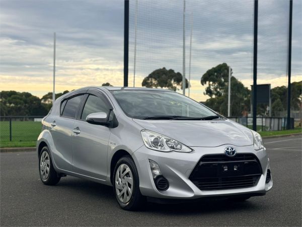 2016 Toyota Aqua Hatchback NHP10 S image