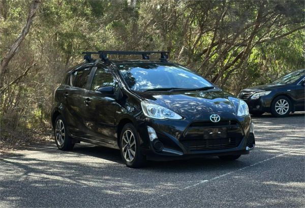 2016 Toyota Aqua Hatchback NHP10 S image