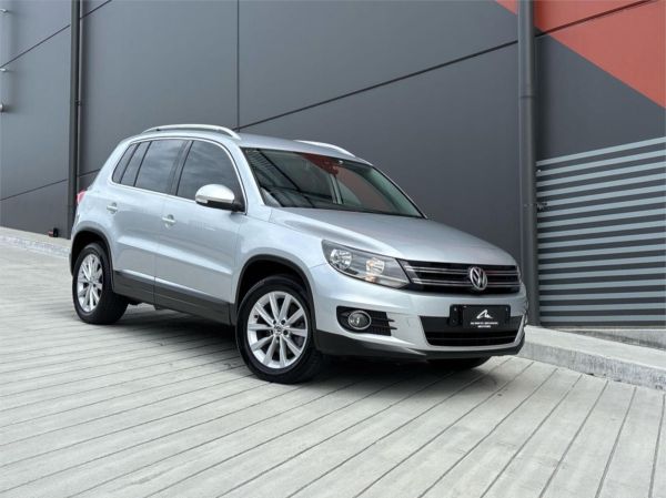 2015 VOLKSWAGEN TIGUAN 4D WAGON 5NC MY16 132 TSI (4x4) image