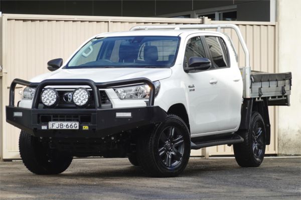 2024 TOYOTA HILUX DOUBLE C/CHAS GUN126R SR 48V (4x4) image