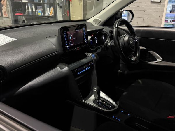 2023 Toyota Yaris Cross MXPJ10R GX image