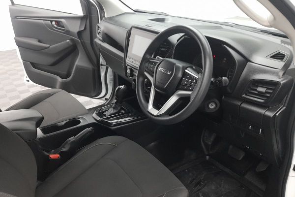 2021 Isuzu D-MAX SX High Ride Rear Wheel Drive image