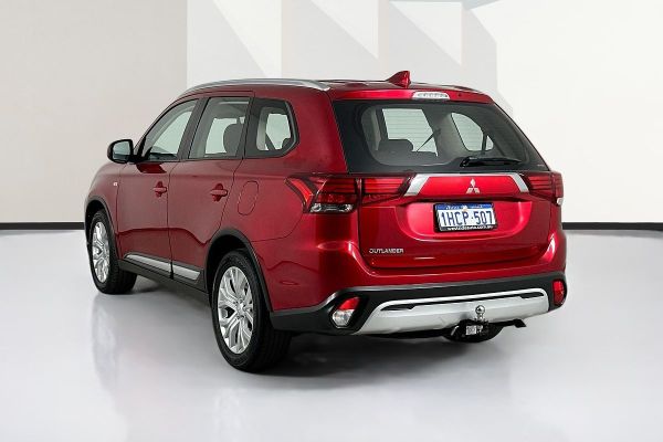 2020 Mitsubishi Outlander ZL ES image