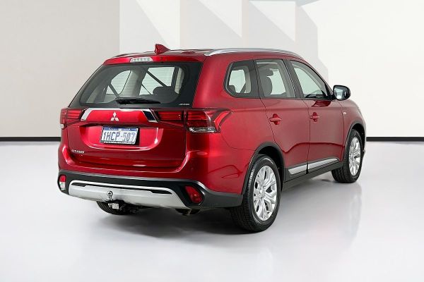 2020 Mitsubishi Outlander ZL ES image