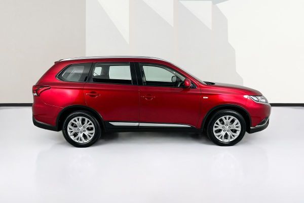 2020 Mitsubishi Outlander ZL ES image
