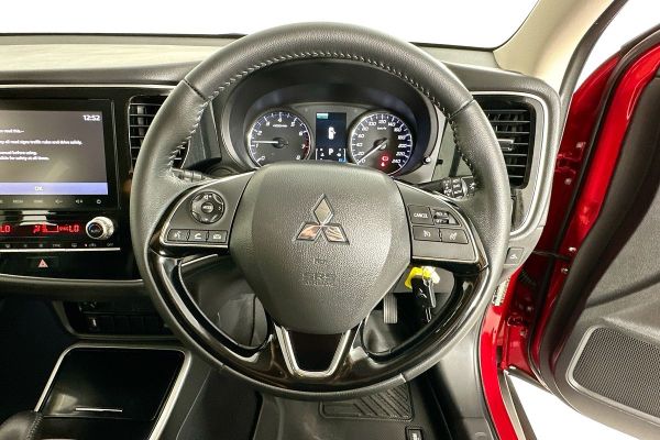 2020 Mitsubishi Outlander ZL ES image