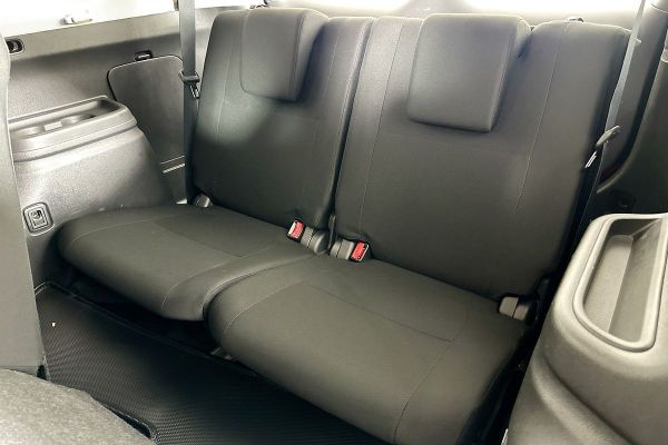 2020 Mitsubishi Outlander ZL ES image