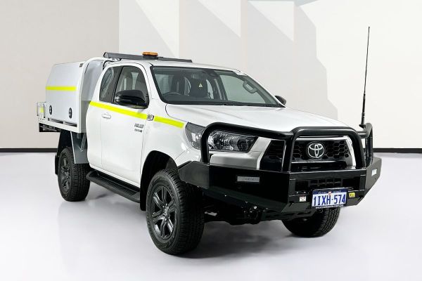 2025 Toyota HILUX SR (4x4) GUN126R RC 4X4 image