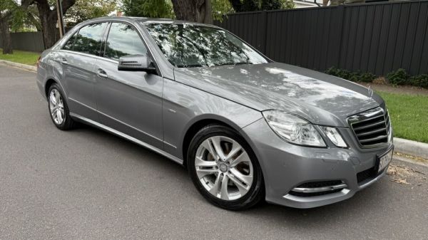 2011 Mercedes-Benz E250 212 CGI Avantgarde Grey Metallic 5 Speed Automatic Sedan image
