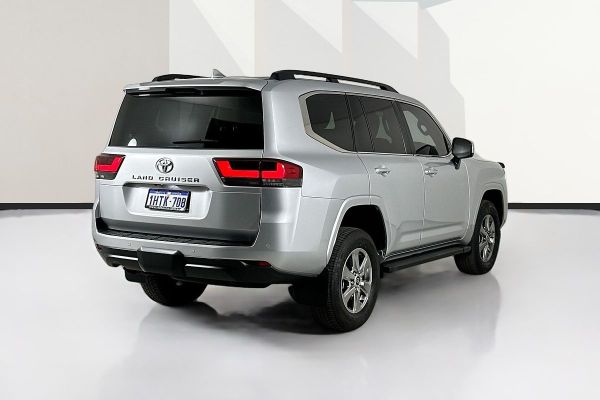 2022 Toyota Landcruiser FJA300R VX image