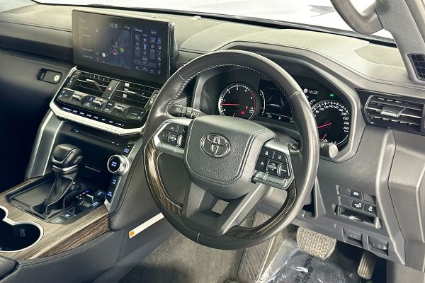 2022 Toyota Landcruiser FJA300R VX image