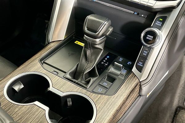 2022 Toyota Landcruiser FJA300R VX image