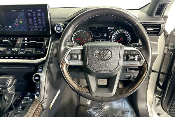 2022 Toyota Landcruiser FJA300R VX image