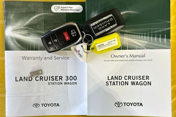 2022 Toyota Landcruiser FJA300R VX image