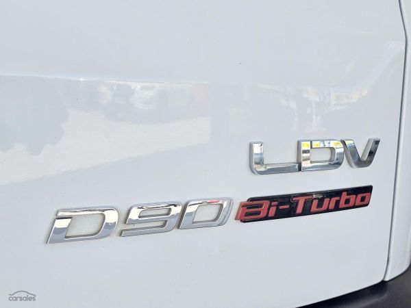 2021 LDV D90 SV9A Executive image