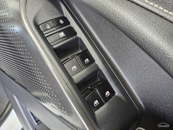 2021 LDV D90 SV9A Executive image