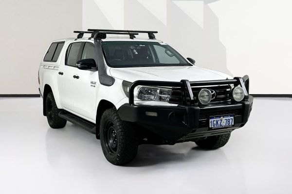 2017 Toyota HILUX SR (4x4) GUN126R 4X4 image