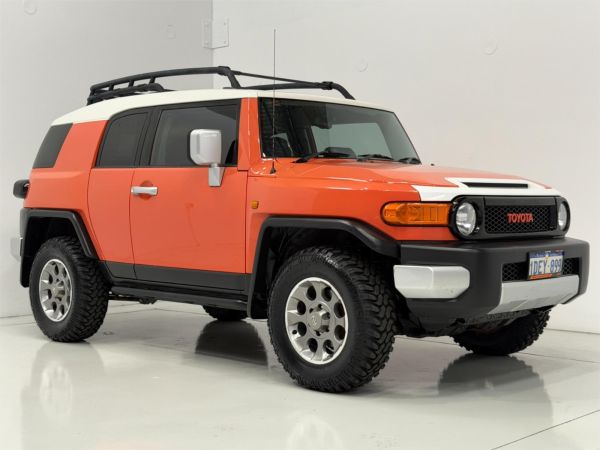 2013 TOYOTA FJ CRUISER 4D WAGON GSJ15R image