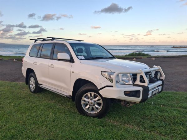2011 Toyota Landcruiser Wagon UZJ200R MY10 GXL image