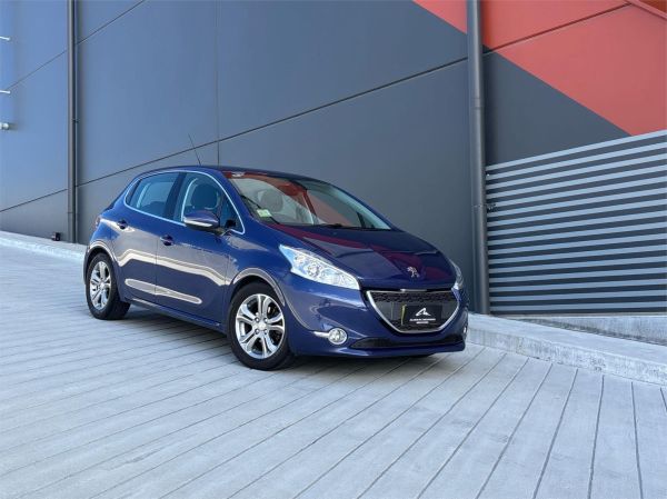 2013 PEUGEOT 208 5D HATCHBACK ALLURE image