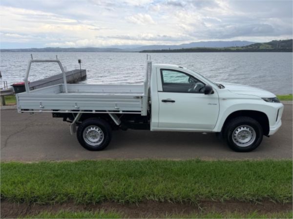 2019 MITSUBISHI TRITON C/CHAS MR MY19 GLX image