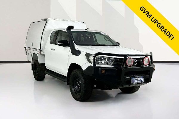 2017 Toyota HILUX SR (4x4) GUN126R 4X4 image