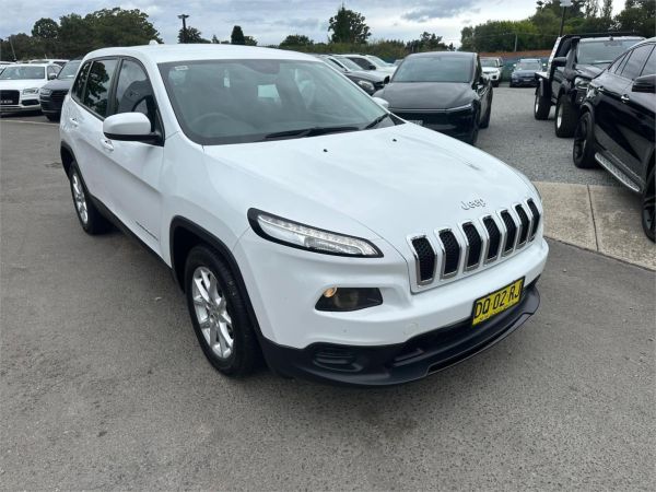 2014 Jeep Cherokee Wagon KL Sport image