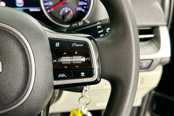 2023 Kia Carnival KA4 S image