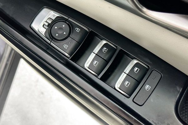 2023 Kia Carnival KA4 S image
