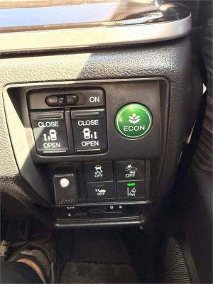 2017 HONDA ODYSSEY 4D WAGON RC (HYBRID) image