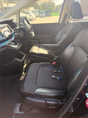 2017 HONDA ODYSSEY 4D WAGON RC (HYBRID) image