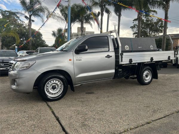 2014 Toyota Hilux Cab Chassis TGN16R MY14 Workmate image