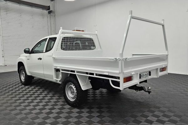 2019 Mitsubishi Triton GLX MR 4X4 image