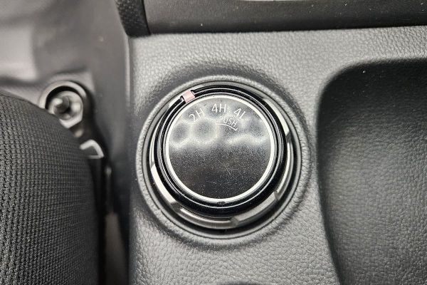 2019 Mitsubishi Triton GLX MR 4X4 image