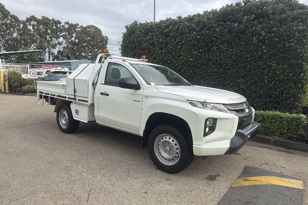 2020 Mitsubishi Triton GLX MR 4X4 image