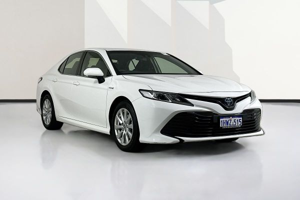 2020 Toyota CAMRY ASCENT HYBRID AXVH71R image