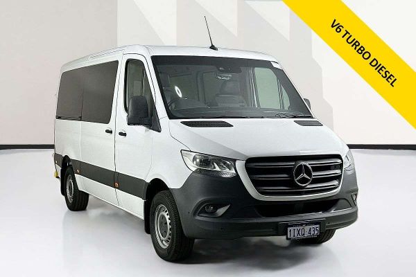 2019 Mercedes-Benz SPRINTER 419CDI VS30 MWB RWD 907 MWB Low Roof image