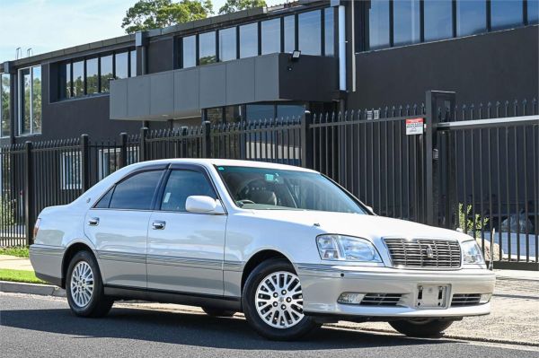 2000 Toyota Crown Other image