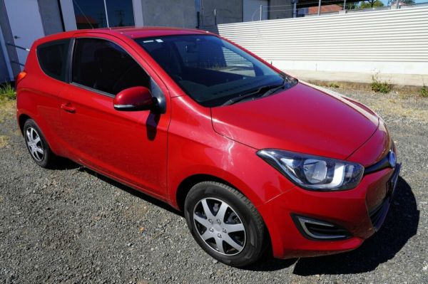 2015 Hyundai i20 PB MY14 Active Maroon 6 Speed Manual Hatchback image