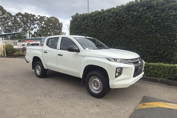 2022 Mitsubishi Triton GLX MR Rear Wheel Drive image