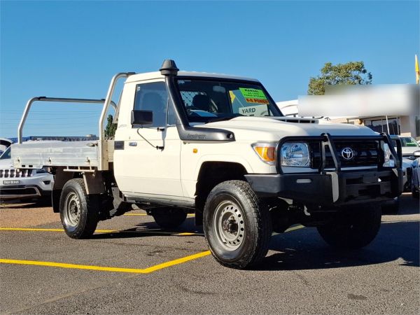 2018 Toyota Landcruiser Cab Chassis VDJ79R Workmate image