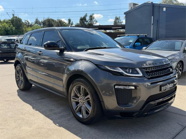 2017 Land Rover Range Rover Evoque Wagon L538 18MY TD4 150 SE Dynamic image
