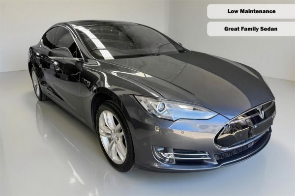 2016 Tesla Model S Hatchback 70 image