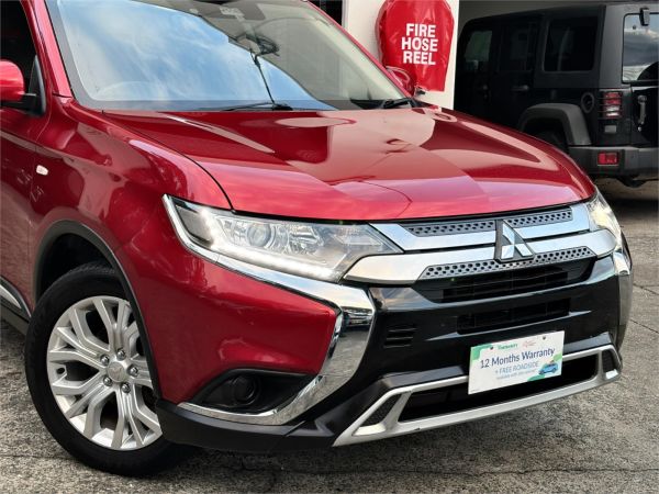 2020 Mitsubishi Outlander ZL ES image