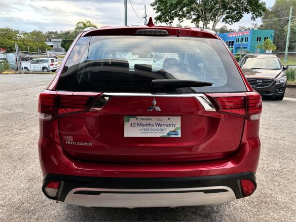 2020 Mitsubishi Outlander ZL ES image