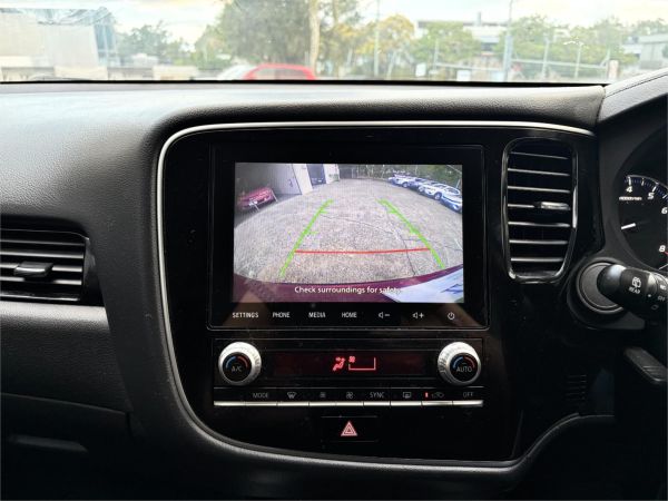 2020 Mitsubishi Outlander ZL ES image