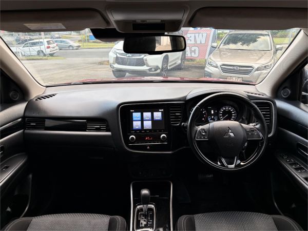 2020 Mitsubishi Outlander ZL ES image
