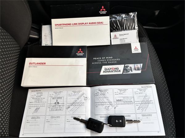2020 Mitsubishi Outlander ZL ES image